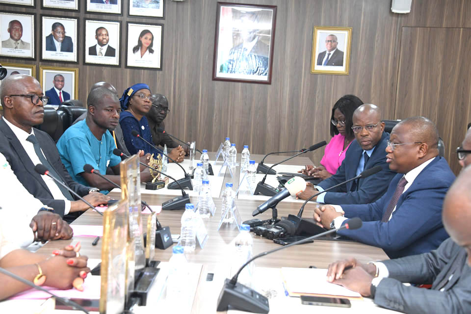 Prix-FAAPA-EBONY-MIN-COM13