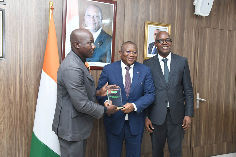 Prix-FAAPA-EBONY-MIN-COM15