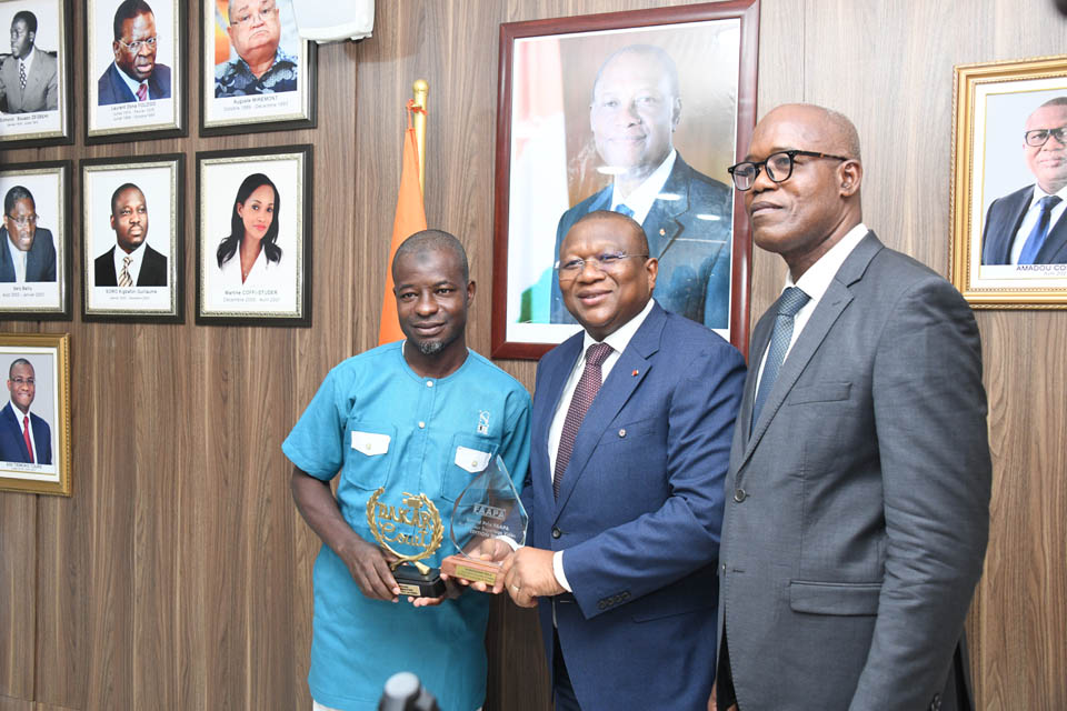 Prix-FAAPA-EBONY-MIN-COM16