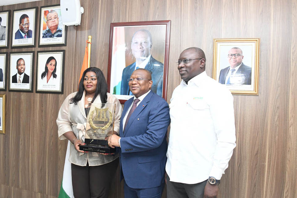 Prix-FAAPA-EBONY-MIN-COM17