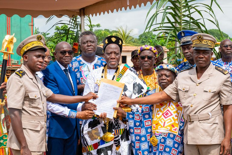 Côte d’Ivoire-AIP/ Le chef du village de Yakassé-Comoé à Alépé installé dans ses fonctions