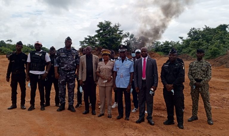 Côte d’Ivoire-AIP/ Lutte antidrogue : plus de 13 tonnes de produits illicites réduites en cendres à Adzopé
