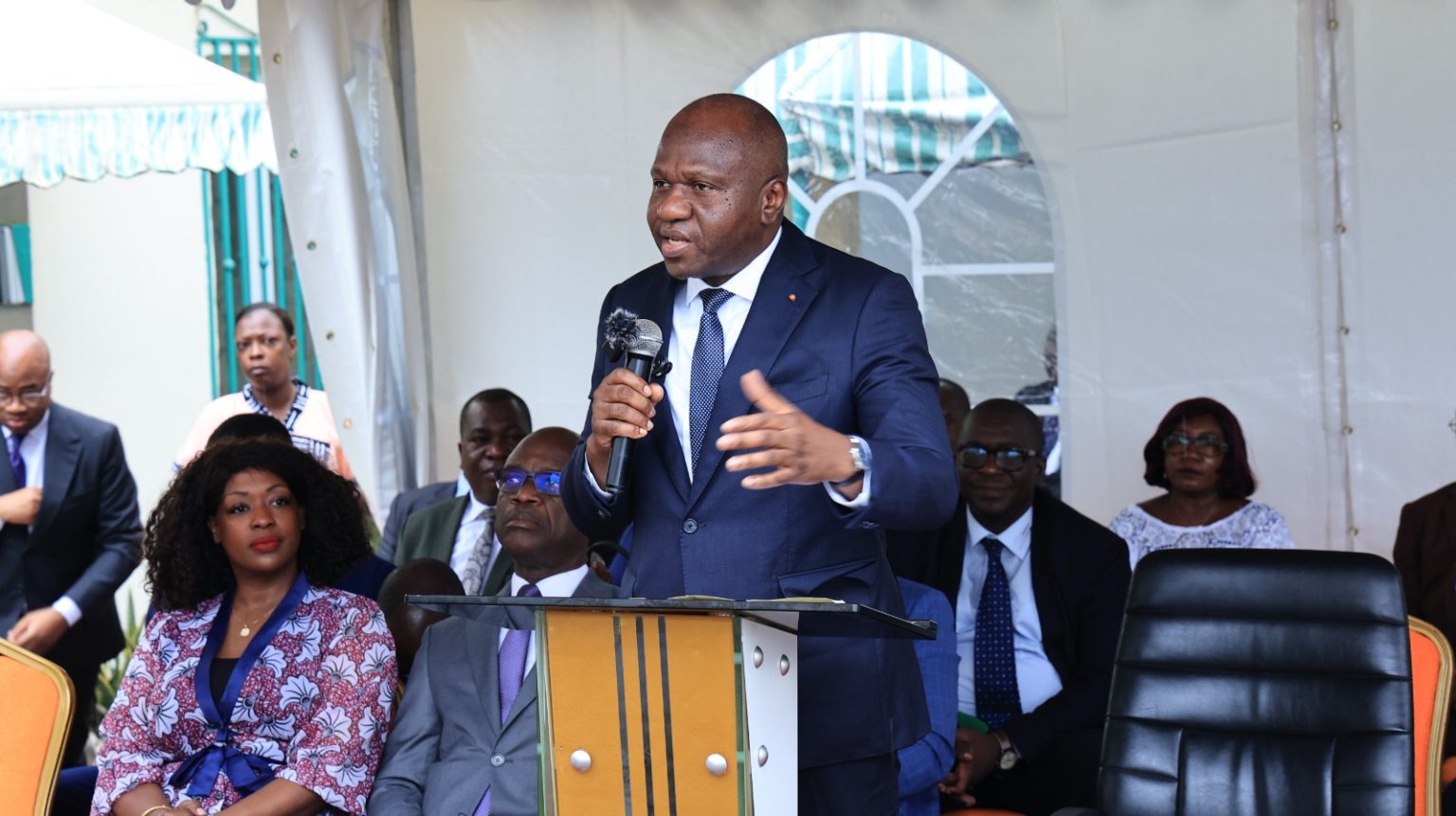 Côte d’Ivoire-AIP/ Le ministre Abou Bamba mobilise ses collaborateurs de Bonoumin pour une « administration de référence » face aux périls écologiques et sanitaires