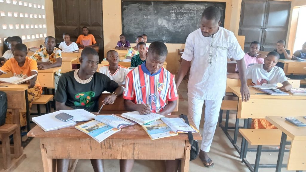 BEPC 2026 : un cadre offre plus d’un mois de mise au vert aux candidats du collège moderne d’Eticoon pour leur permettre de mieux affronter les épreuves de l’examen (reportage)