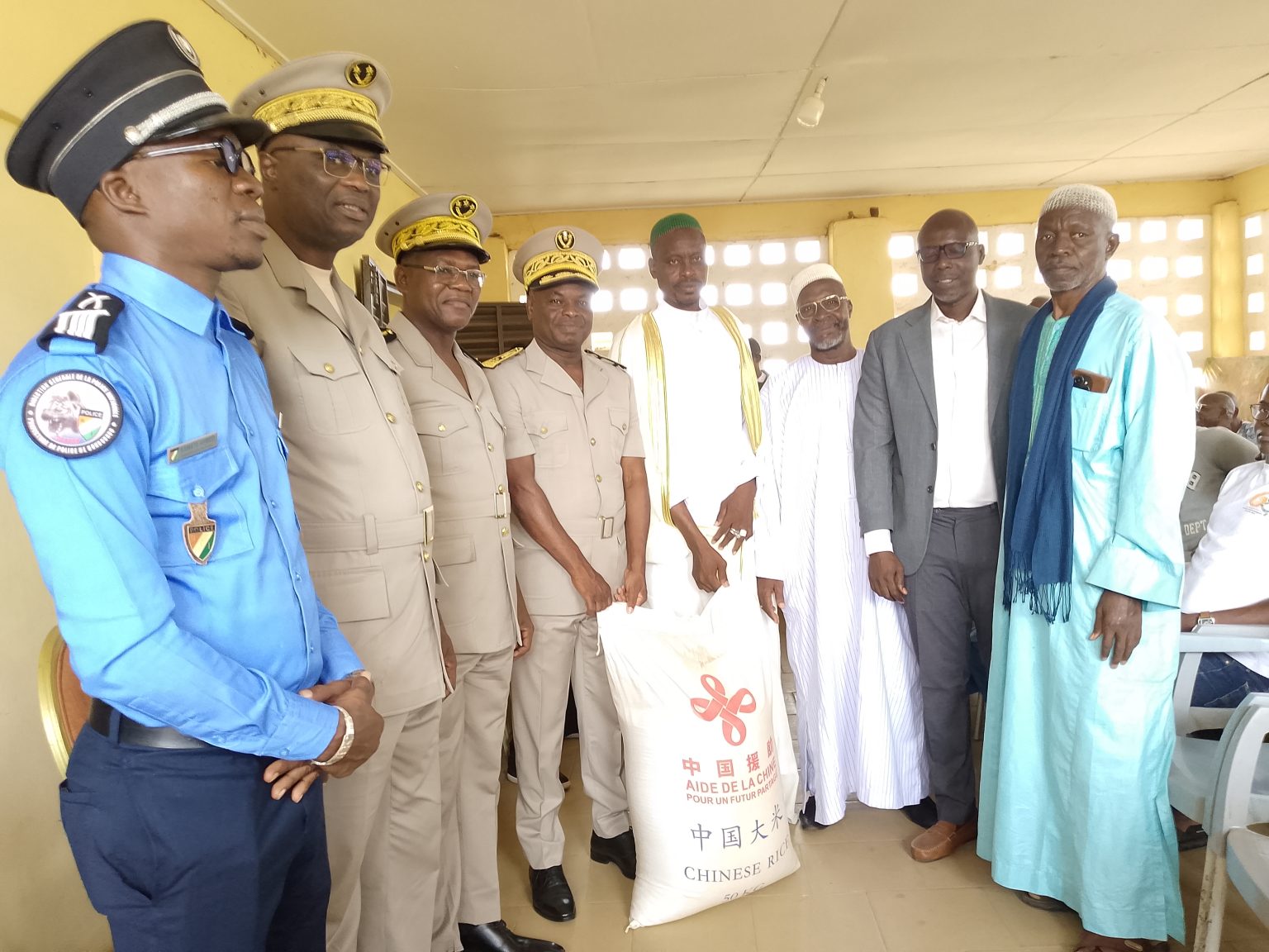 Côte d’Ivoire-AIP/La ministre d’État Nialé Kaba offre 100 tonnes de riz aux populations du Bounkani