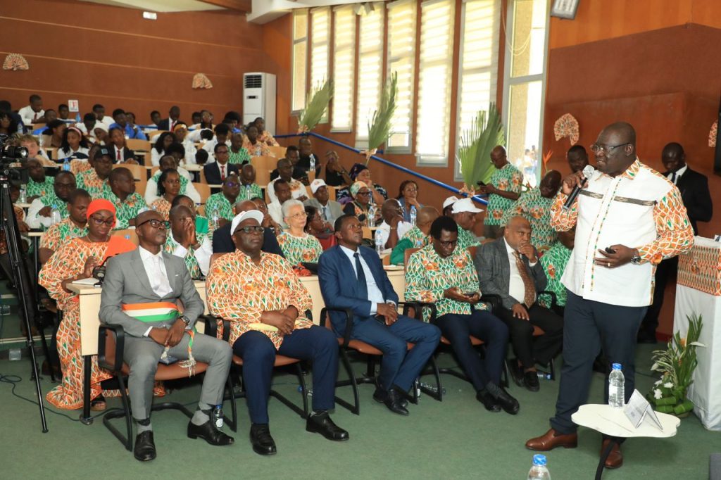 Côte d’Ivoire-AIP/Secteur vivrier : Le ministre délégué Bernard Comoé exhorte les diplômés de l’ESA à devenir des créateurs de valeur