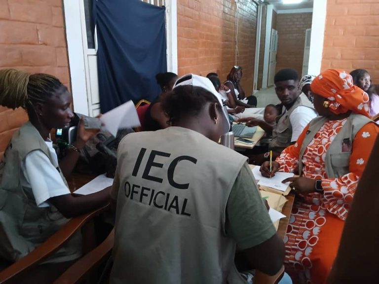 Côte d’Ivoire-AIP/Inter/ La CEDEAO supervise la campagne d’inscription supplémentaire des électeurs en Gambie