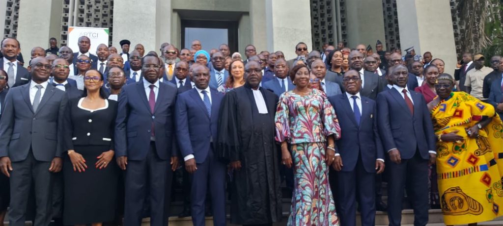 Côte d’Ivoire-AIP/ Les membres du Conseil de régulation de l’ARTCI prêtent serment pour l’exercice de leurs fonctions