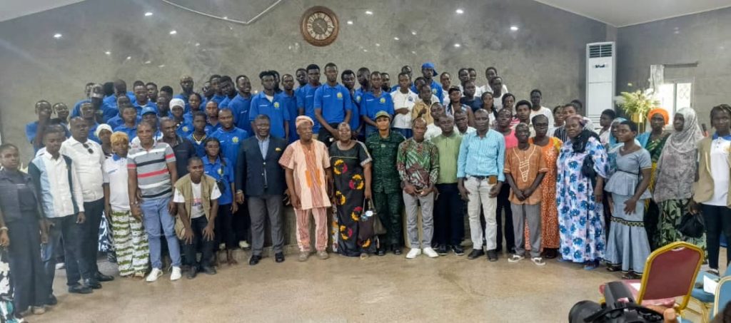 Côte d’Ivoire-AIP/ A Tiassalé, des jeunes se mobilisent pour la résilience climatique et la santé reproductive