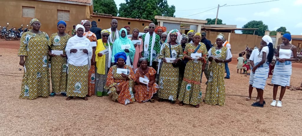 Côte d’Ivoire-AIP/ M’Bengué : des associations d’entraide communautaire se partagent plus de 22 millions FCFA