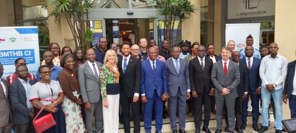 Côte d’Ivoire-AIP/ Projet BMTHB CI : Plus de 133 agents de police formés aux techniques modernes de détection de fraude documentaire