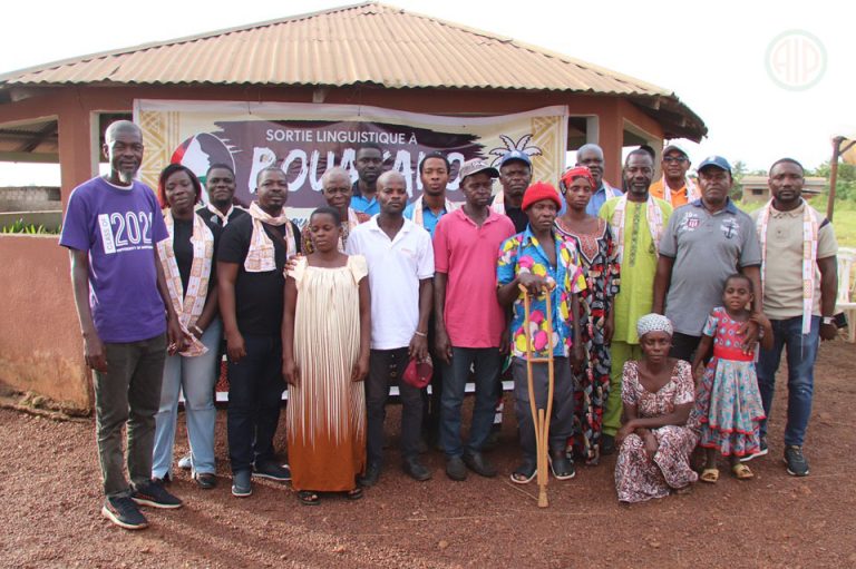 Côte d’Ivoire-AIP/ Des étudiants à l’école des personnes sourdes du village de Bouakako créatrices de leur propre langage des signes