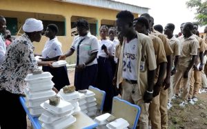 Côte d’Ivoire - AIP/ Baccalauréat 2026 : une cadre offre un repas à plus de 560 candidats à Bédiala
