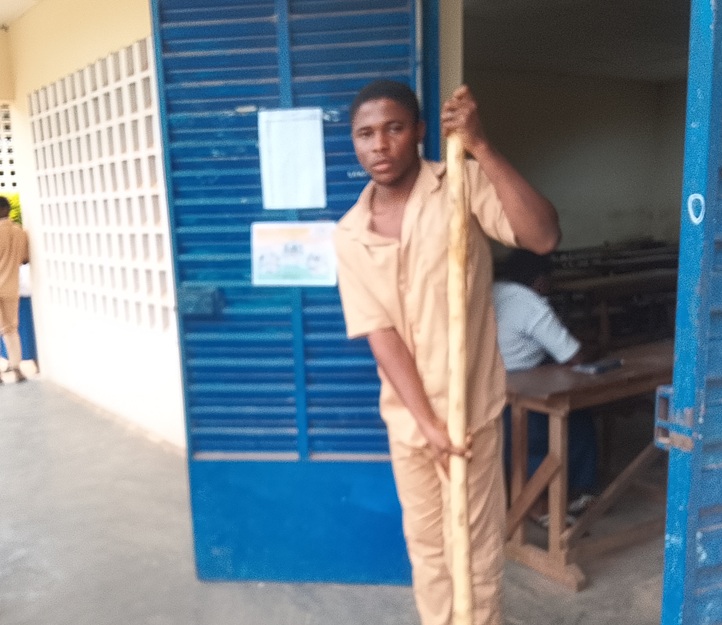 Côte d’Ivoire-AIP / Un candidat blessé à l’épreuve physique bénéficie d’un accompagnement pour composer au baccalauréat à Tiébissou