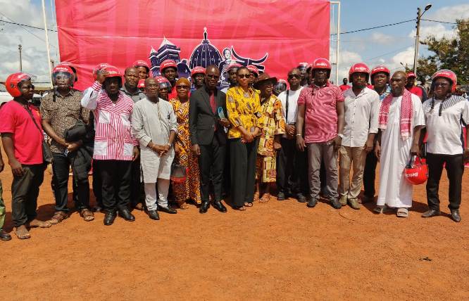 Côte d’Ivoire–AIP / Sécurité routière : 1 500 casques distribués aux motocyclistes de Gagnoa lors d’une campagne de sensibilisation