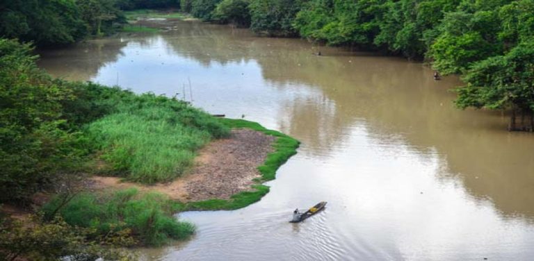 Côte d’Ivoire-AIP/ Trois personnes portées disparues après le chavirement d’une pirogue sur le fleuve N’Zi à N’zianoua