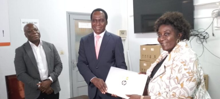 Côte d’Ivoire-AIP/ L’UNFPA remet des équipements informatiques pour renforcer la gestion des produits de santé dans le Gôh et le Guémon