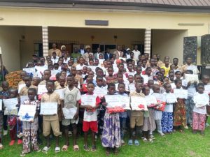 Côte d'Ivoire-AIP/ La mairie de Nassian récompense les meilleurs élèves et personnels d'encadrement des établissements de la commune