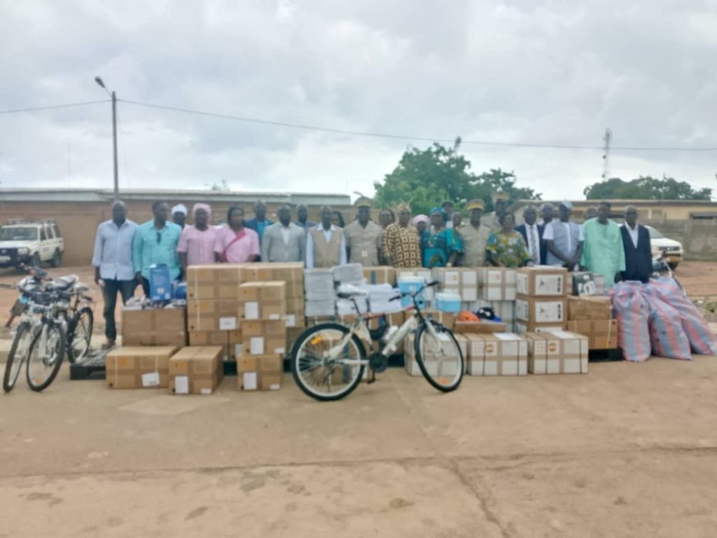 Côte d’Ivoire-AIP/ L’UNFPA dote la direction régionale de la santé du Bounkani en kits d’urgence