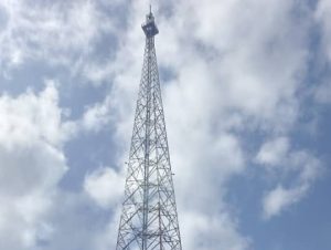 Côte d'Ivoire-AIP/Nassian : un homme reste perché sur une antenne de 110 mètres et refuse de descendre