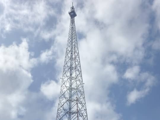 Côte d'Ivoire-AIP/Nassian : un homme reste perché sur une antenne de 110 mètres et refuse de descendre