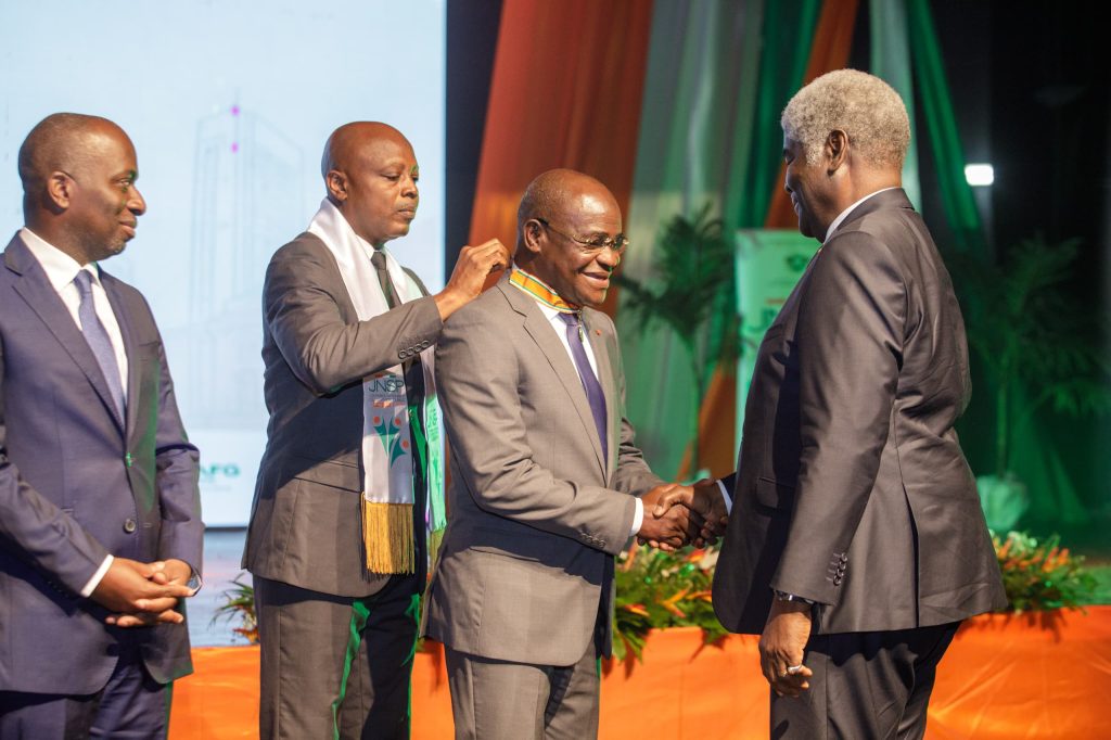 Côte d'Ivoire-AIP/JNSP 2026 : le ministre Kalil Konaté élevé au grade de Commandeur de l'Ordre du Mérite de la Fonction publique