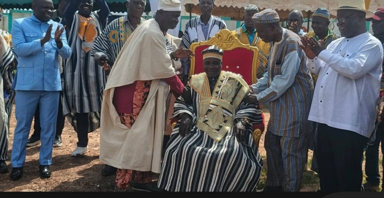 Côte d’Ivoire-AIP / Bloléquin : le nouveau chef central de la communauté Dan appelé à renforcer la cohésion sociale
