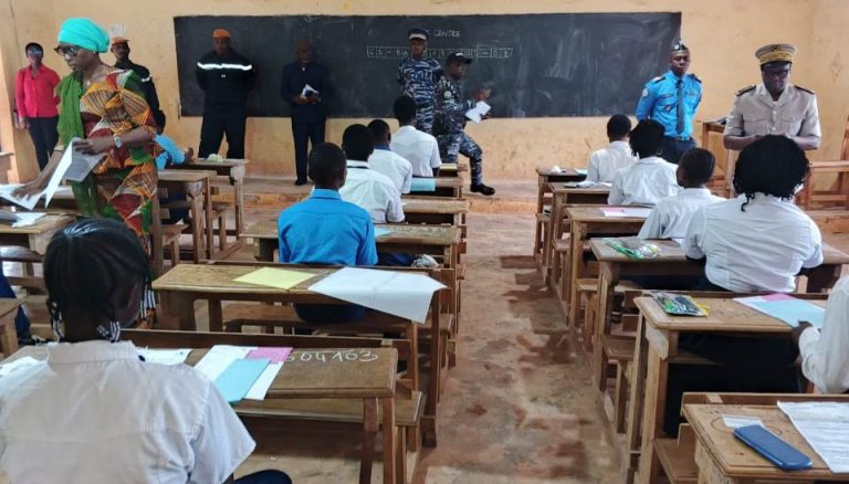 Côte d’Ivoire-AIP/ BAC 2026 : une pompière civile mère de cinq enfants candidate avec sa fille à Gagnoa