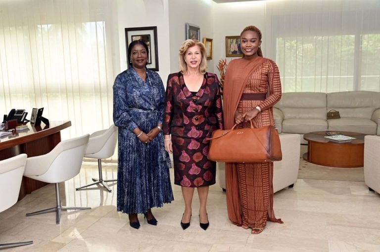 AIP/ La Première dame salue la contribution de l’entrepreneure Alice Gnapa au rayonnement du “made in Côte d’Ivoire”