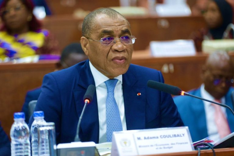 Côte d’Ivoire-AIP / Le Sénat adopte en commission trois projets de loi relatifs à la commande publique, à la ZLECAf et au raffinage