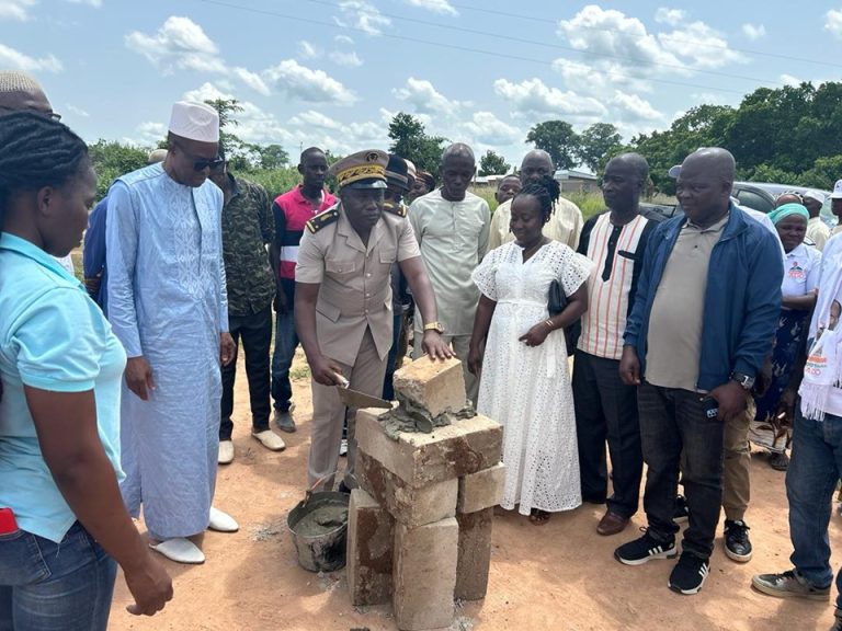Côte d’Ivoire-AIP/ Le conseil régional du Worodougou offre un bâtiment de trois classes à l’école primaire de Gbémazo