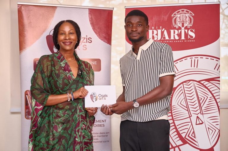 Côte d’Ivoire-AIP/ Arts plastiques : Bakayoko Fatogama récompensé par le prix OAZIS ART’S dédié à la promotion des jeunes talents