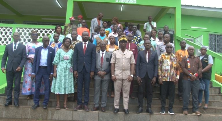 Côteb d’Ivoire-AIP/ Les acteurs de l’alphabétisation unissent leurs forces pour accélérer le recul de l’analphabétisme à Aboisso