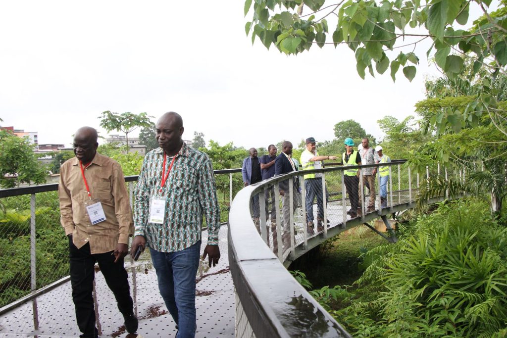 Côte d’Ivoire-AIP/ Des élus francophones saluent la transformation exemplaire de l’ancienne décharge d'Akouédo en parc écologique