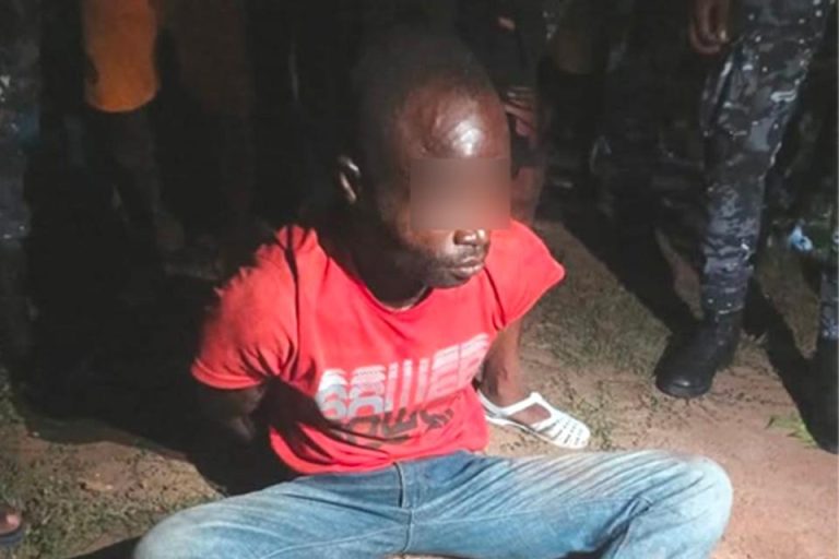 Côte d’Ivoire-AIP/ Bouaké : un homme interpellé avec le corps d’un enfant et trois autres corps exhumés dans des broussailles