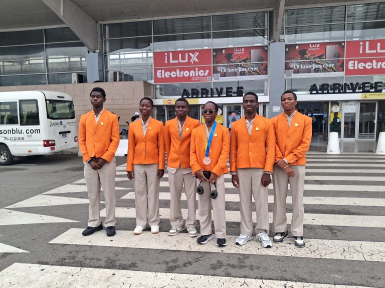 Côte d’Ivoire-AIP/ L’élève Kouiamedo Kedie Ange de retour à Abidjan avec une médaille de bronze des Olympiades internationales de mathématiques