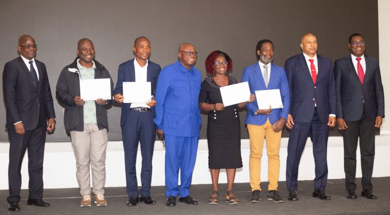 Côte d’Ivoire-AIP/ Cinquante acteurs reçoivent leur parchemin de fin de formation pour la promotion de l’éthique et de l’intégrité