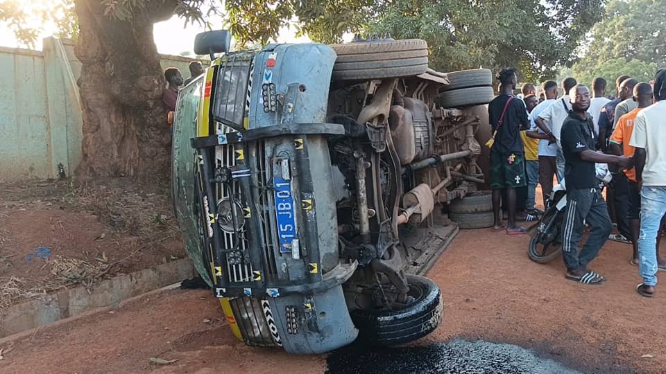 Accident-mairie-seguela-Camion23