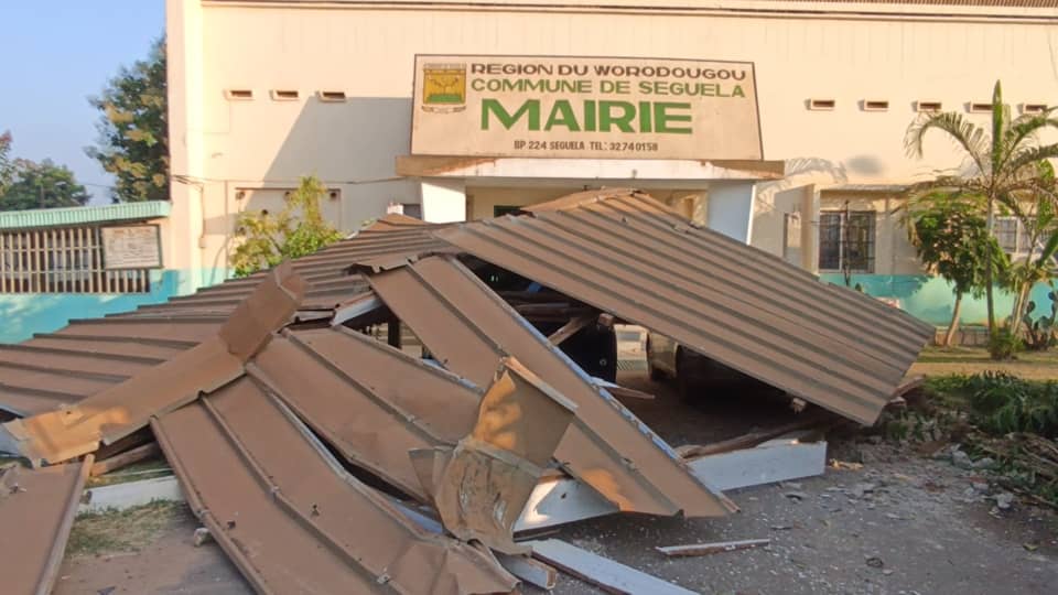 Accident-mairie-seguela-Camion24