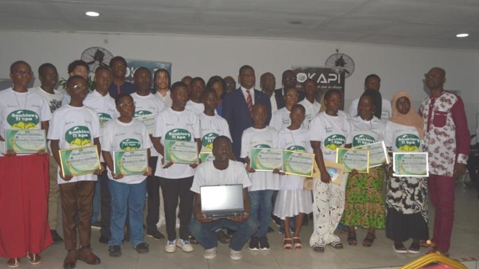 Côte d’Ivoire-AIP/ La fondation FAKODE récompense 18 meilleurs élèves du département de Béoumi