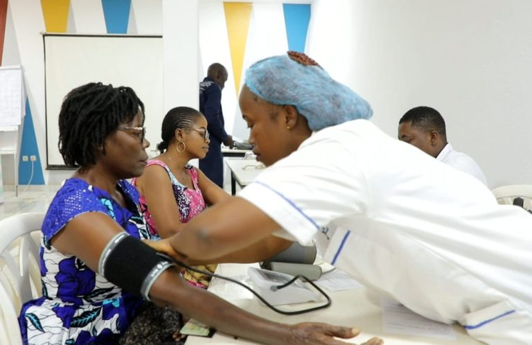 Côte d’Ivoire-AIP / La CNPS sensibilise des travailleurs indépendants à la prévention des risques professionnels et de l’hypertension artérielle à Daloa