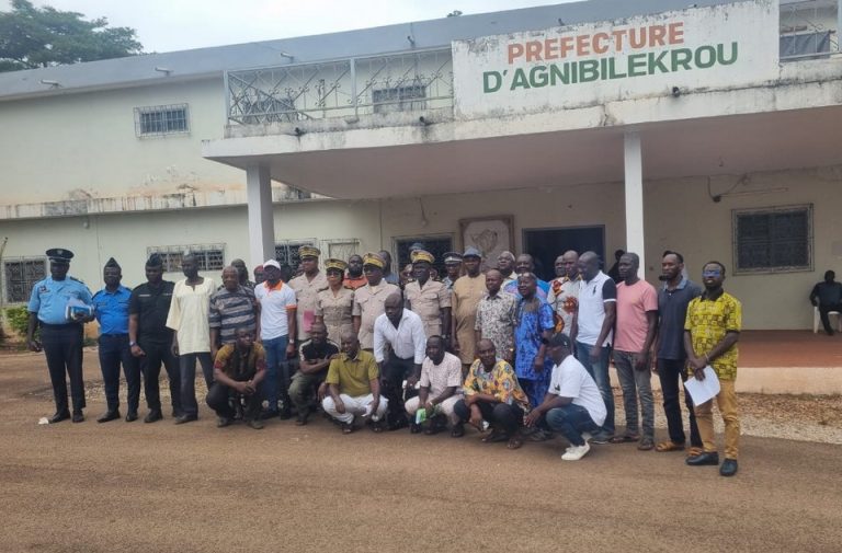 Côte d’Ivoire-AIP / Agnibilékrou-Koun-Fao : les préfets obtiennent un accord pour mettre fin au conflit entre transporteurs