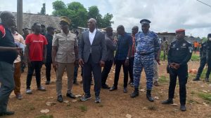 Côte d'Ivoire-AIP/ Le ministre Silas Metch a invité les populations du littoral à respecter les mesures sécuritaires dans les embarcations lors de la navigation