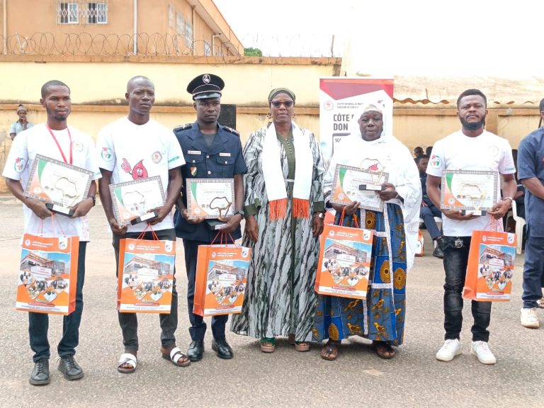 Côte d’Ivoire-AIP/ Les meilleurs donneurs de sang du Bounkani célébrés par le centre de transfusion sanguine de Côte d’Ivoire