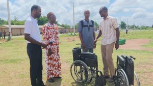 Côte d'Ivoire-AIP/ Une opération de planting d'arbres et de remise de fauteuils roulants organisée à Kouto