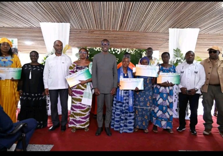 Côte d’Ivoire-AIP/ Des femmes de la Marahoué bénéficient d’un accompagnement financier à Sinfra