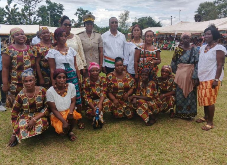 Côte d’Ivoire-AIP / Ouragahio : les femmes de la collecte des déchets érigées en actrices clés de la salubrité urbaine