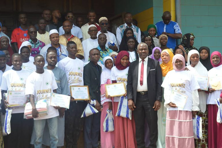 Côte d’Ivoire-AIP/ Gagnoa : les anciens de l’AEEMCI récompensent 28 élèves pour leurs performances scolaires
