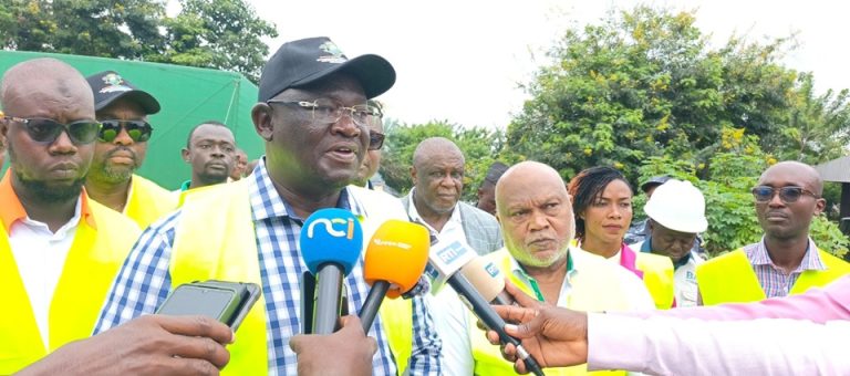 Côte d’Ivoire-AIP/ Bouaké : le ministre Bernard Kini-Comoé s’imprègne des capacités du CNRA en production de matériel végétal amélioré