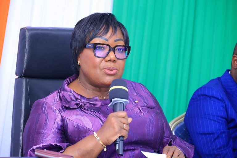 Côte d’Ivoire-AIP / Anne Ouloto-Lamizana appelle à faire de l’évaluation un levier de performance administrative dans la Fonction publique